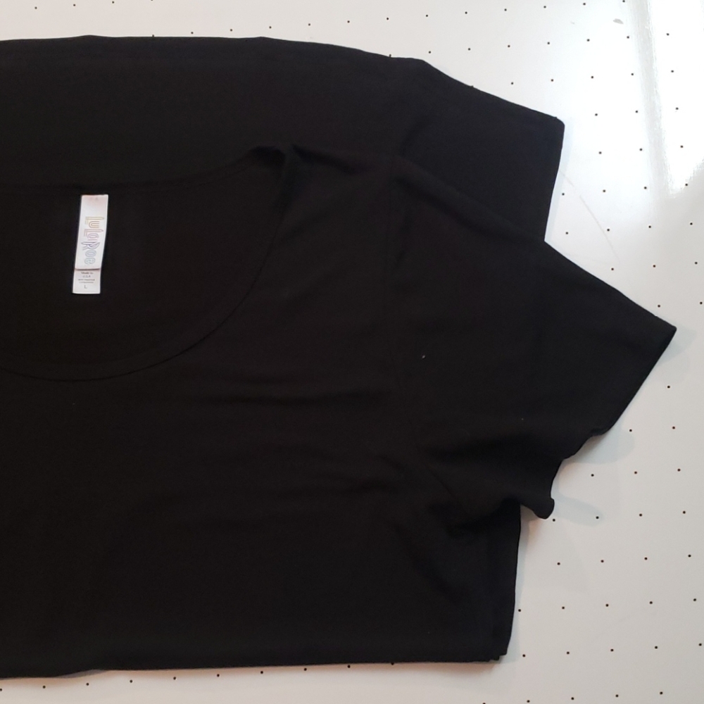 LuLaRoe Classic T!